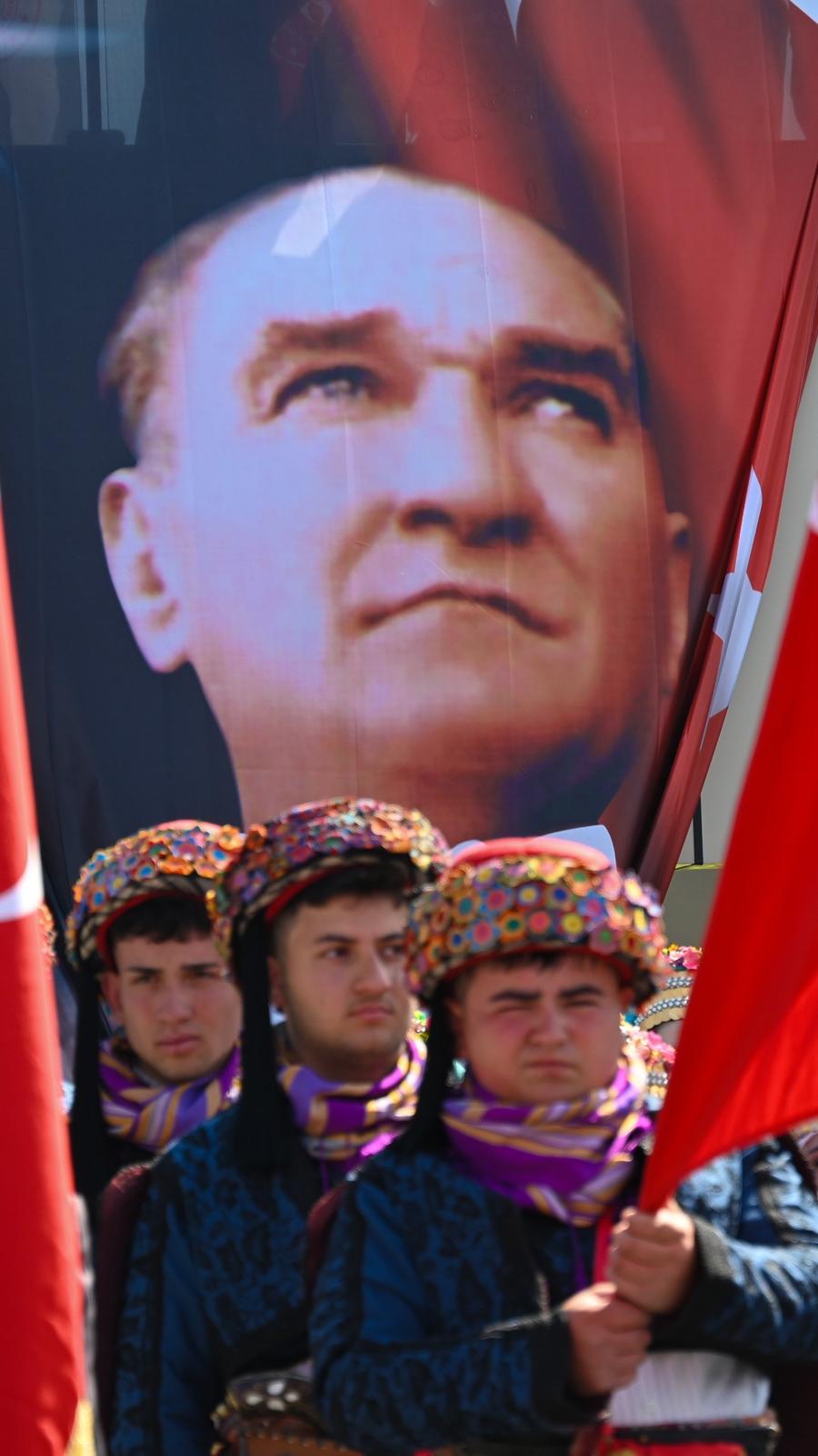 19 Mayıs Atatürk Anma, Gençlik ve Spor Bayramı İlçemizde Coşkuyla Kutlandı